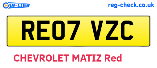 RE07VZC are the vehicle registration plates.