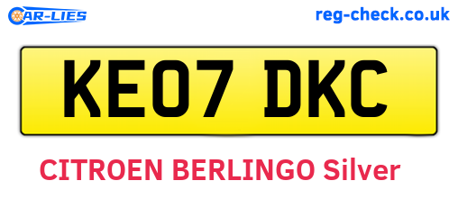 KE07DKC are the vehicle registration plates.