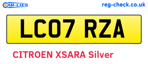 LC07RZA are the vehicle registration plates.