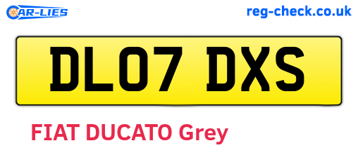 DL07DXS are the vehicle registration plates.