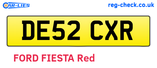 DE52CXR are the vehicle registration plates.