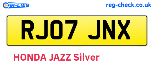 RJ07JNX are the vehicle registration plates.