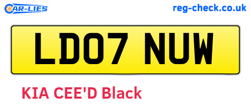 LD07NUW are the vehicle registration plates.
