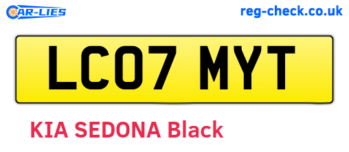 LC07MYT are the vehicle registration plates.