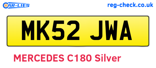 MK52JWA are the vehicle registration plates.