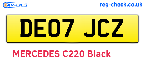 DE07JCZ are the vehicle registration plates.