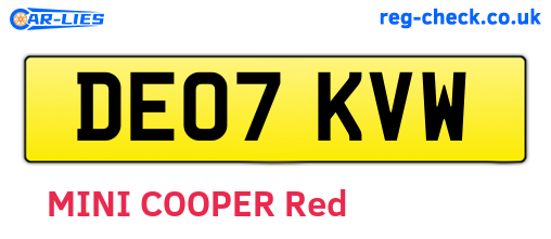 DE07KVW are the vehicle registration plates.