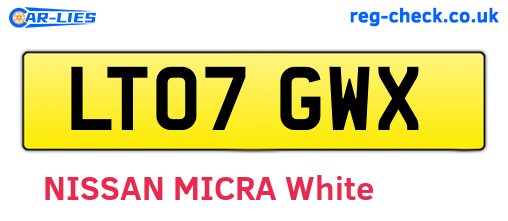 LT07GWX are the vehicle registration plates.