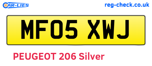 MF05XWJ are the vehicle registration plates.