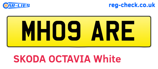 MH09ARE are the vehicle registration plates.