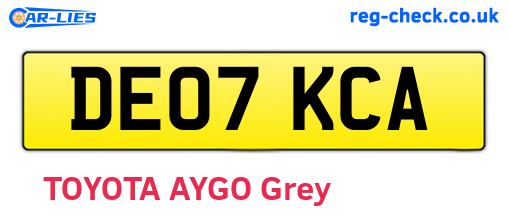 DE07KCA are the vehicle registration plates.