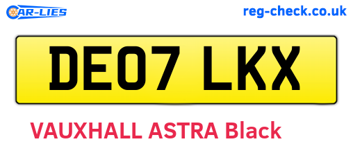 DE07LKX are the vehicle registration plates.