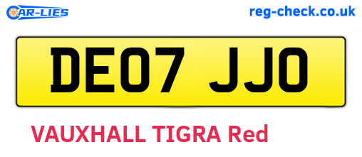 DE07JJO are the vehicle registration plates.