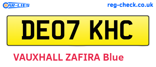 DE07KHC are the vehicle registration plates.