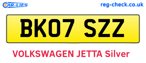 BK07SZZ are the vehicle registration plates.