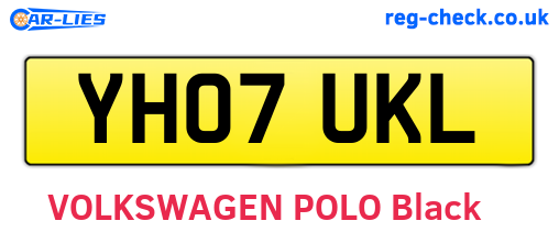 YH07UKL are the vehicle registration plates.
