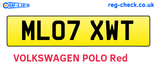 ML07XWT are the vehicle registration plates.