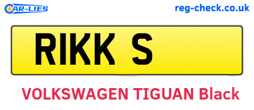 R1KKS are the vehicle registration plates.
