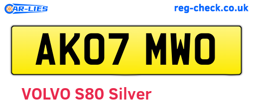 AK07MWO are the vehicle registration plates.