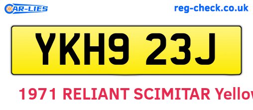 YKH923J are the vehicle registration plates.