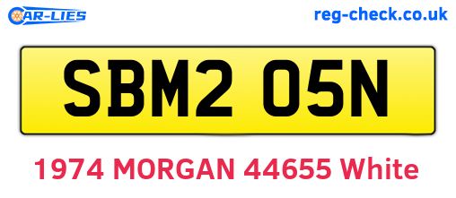 SBM205N are the vehicle registration plates.
