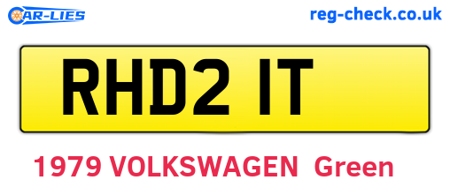 RHD21T are the vehicle registration plates.