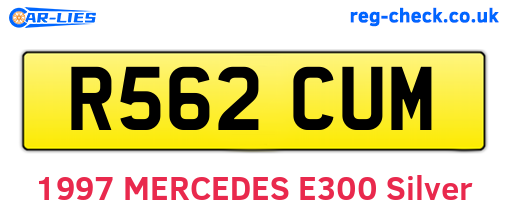R562CUM are the vehicle registration plates.