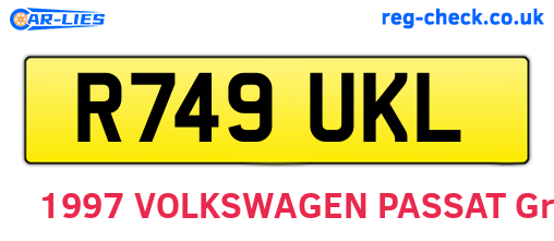 R749UKL are the vehicle registration plates.