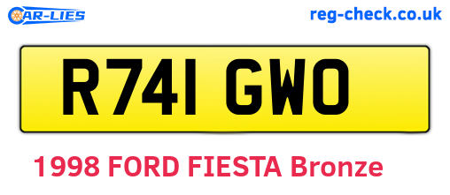 R741GWO are the vehicle registration plates.