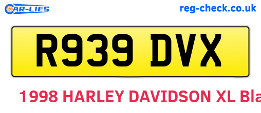 R939DVX are the vehicle registration plates.