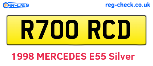 R700RCD are the vehicle registration plates.