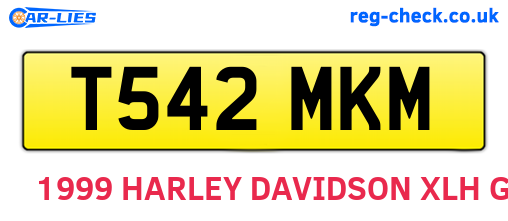 T542MKM are the vehicle registration plates.