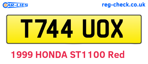 T744UOX are the vehicle registration plates.
