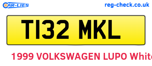 T132MKL are the vehicle registration plates.