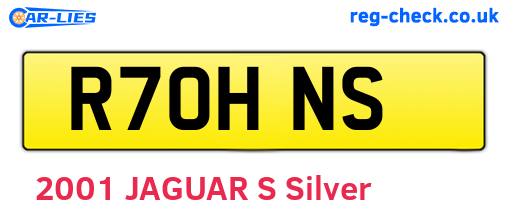 R70HNS are the vehicle registration plates.