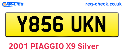 Y856UKN are the vehicle registration plates.