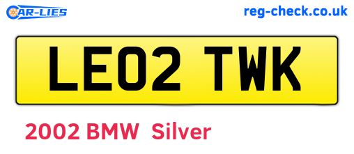 LE02TWK are the vehicle registration plates.
