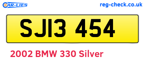SJI3454 are the vehicle registration plates.