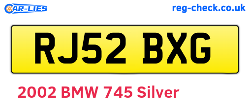 RJ52BXG are the vehicle registration plates.