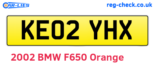 KE02YHX are the vehicle registration plates.
