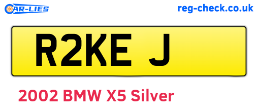 R2KEJ are the vehicle registration plates.