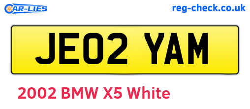 JE02YAM are the vehicle registration plates.