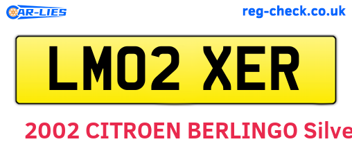 LM02XER are the vehicle registration plates.