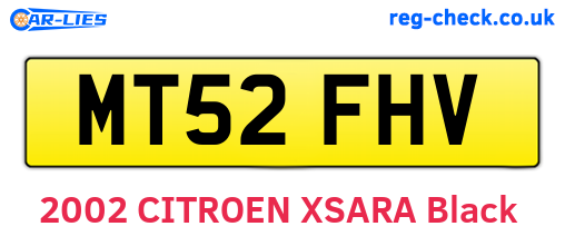 MT52FHV are the vehicle registration plates.