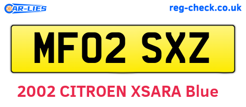 MF02SXZ are the vehicle registration plates.
