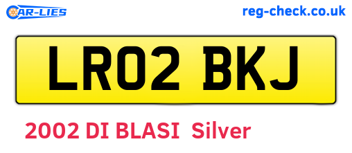 LR02BKJ are the vehicle registration plates.