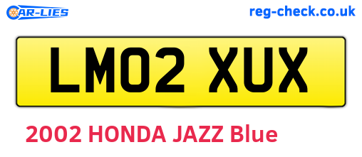 LM02XUX are the vehicle registration plates.