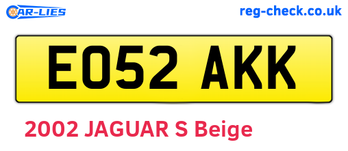 EO52AKK are the vehicle registration plates.