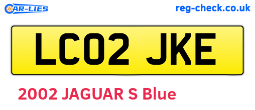 LC02JKE are the vehicle registration plates.