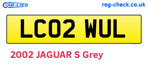 LC02WUL are the vehicle registration plates.